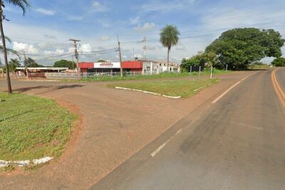 Imagem da notícia Motociclista de 28 anos sofre fratura no fêmur após acidente com Corolla em Paranaíba